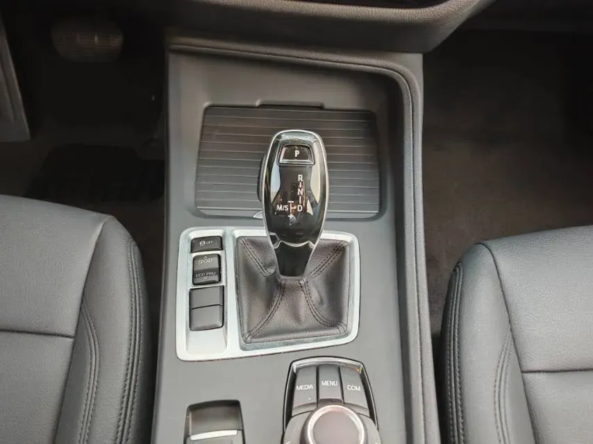 2020 BMW 1 Series 1.5T 140HP L3 7DCT,autocango,china used car exporter,china ev exporter,chinese used car exporter,chinese used ev exporter