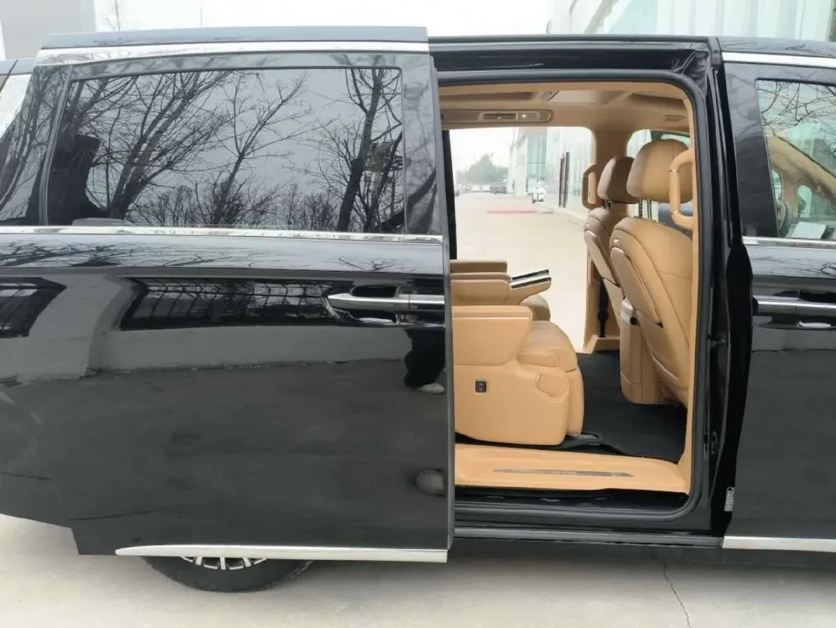 2025 Voyah Dream 1.5T 150HP L4 PHEV 41.7KWH,autocango,china used car exporter,china ev exporter,chinese used car exporter,chinese used ev exporter
