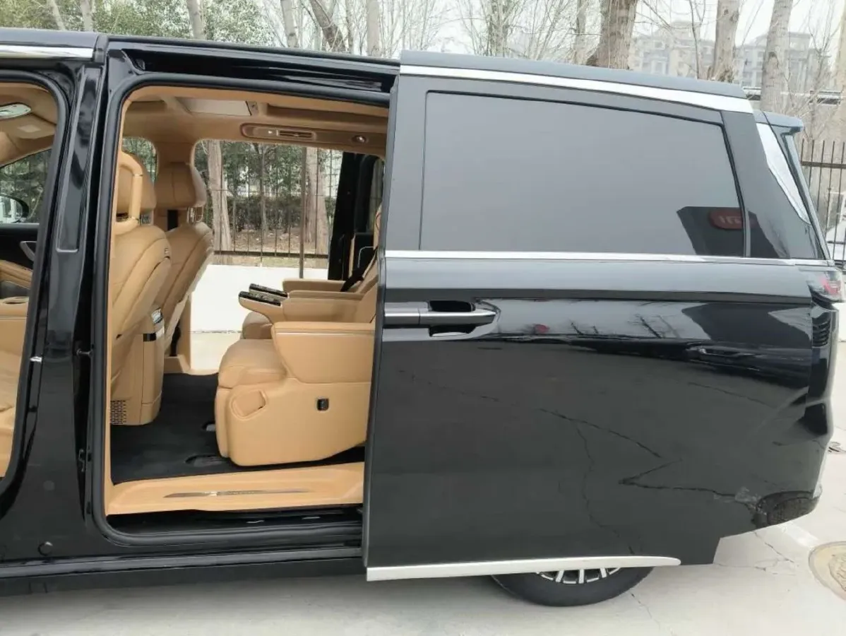 2025 Voyah Dream 1.5T 150HP L4 PHEV 41.7KWH,autocango,china used car exporter,china ev exporter,chinese used car exporter,chinese used ev exporter