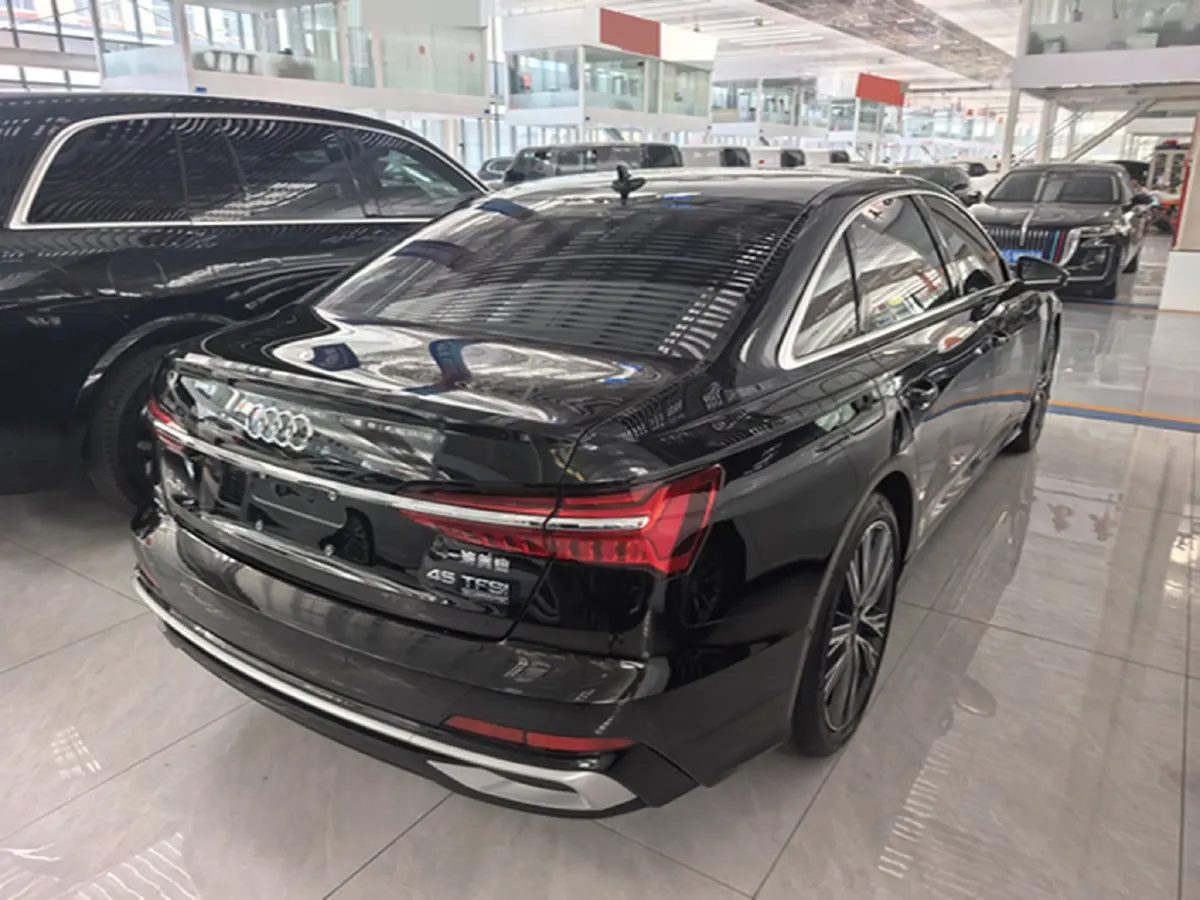 2024 Audi A6L 2.0T 245HP L4 7DCT,autocango,china used car exporter,china ev exporter,chinese used car exporter,chinese used ev exporter