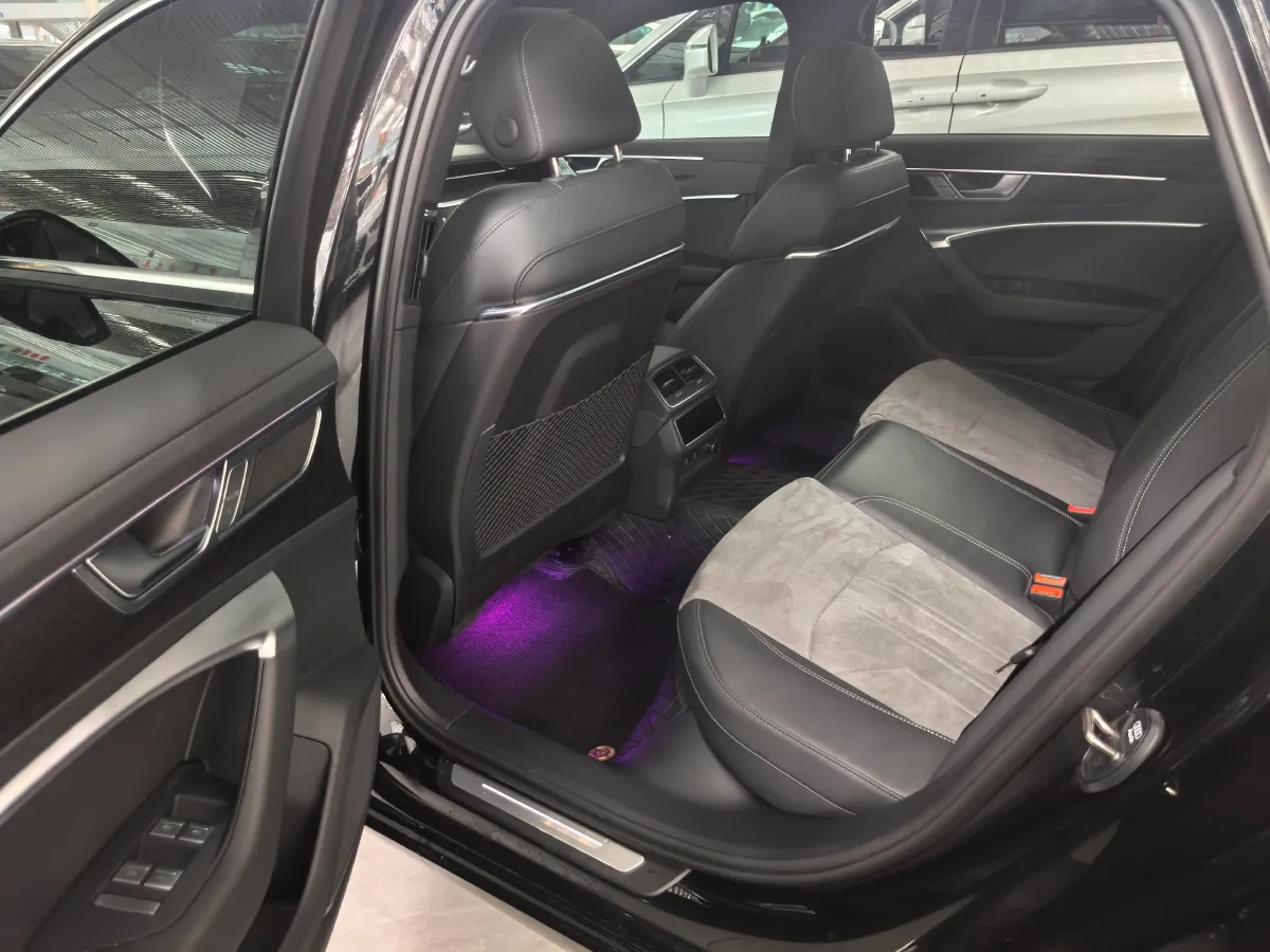 2024 Audi A6L 2.0T 245HP L4 7DCT,autocango,china used car exporter,china ev exporter,chinese used car exporter,chinese used ev exporter