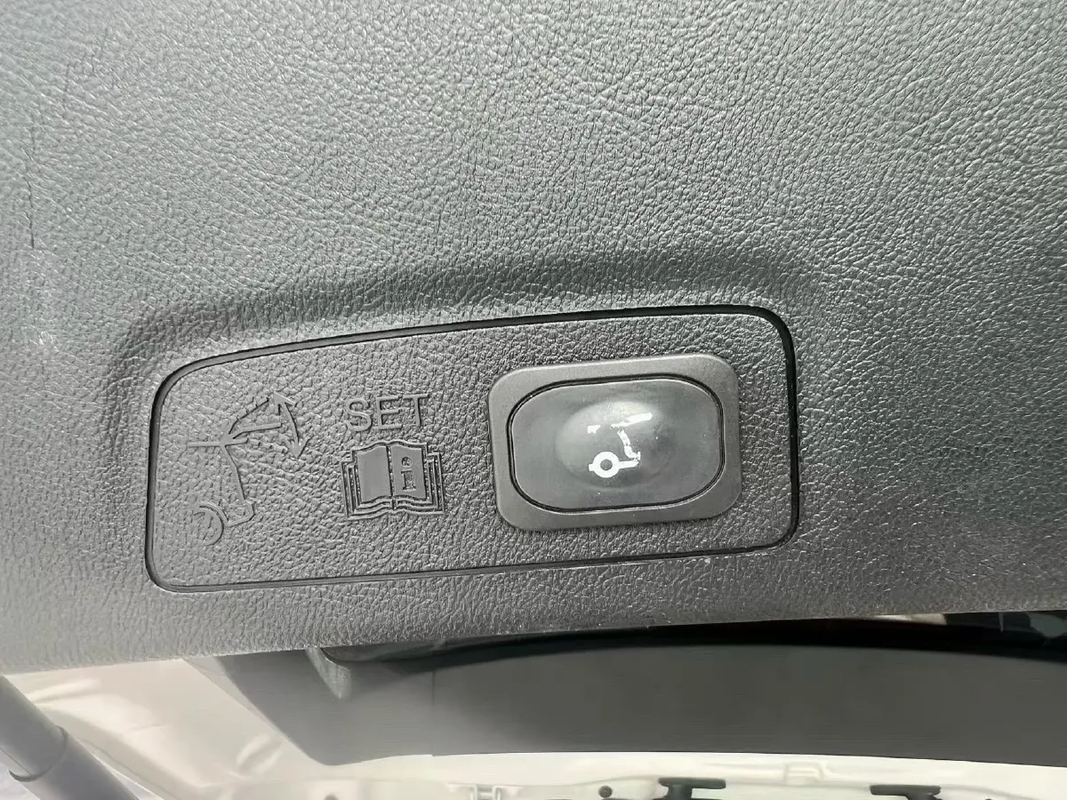2019 Lincoln MKC 2.0T 203HP L4 6AT,autocango,china used car exporter,china ev exporter,chinese used car exporter,chinese used ev exporter