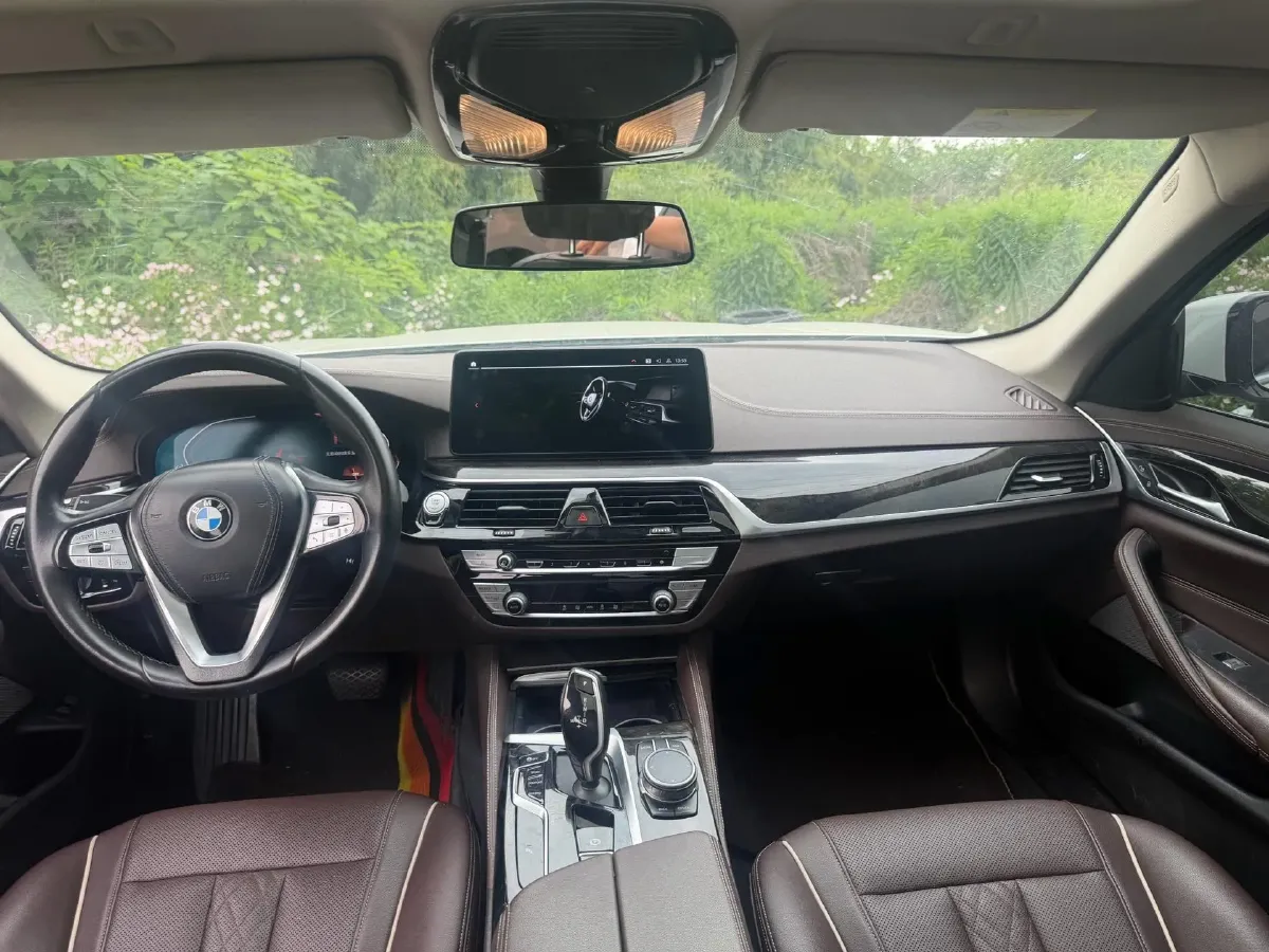 2021 BMW 5 Series 2.0T 184HP L4 8AT,autocango,china used car exporter,china ev exporter,chinese used car exporter,chinese used ev exporter