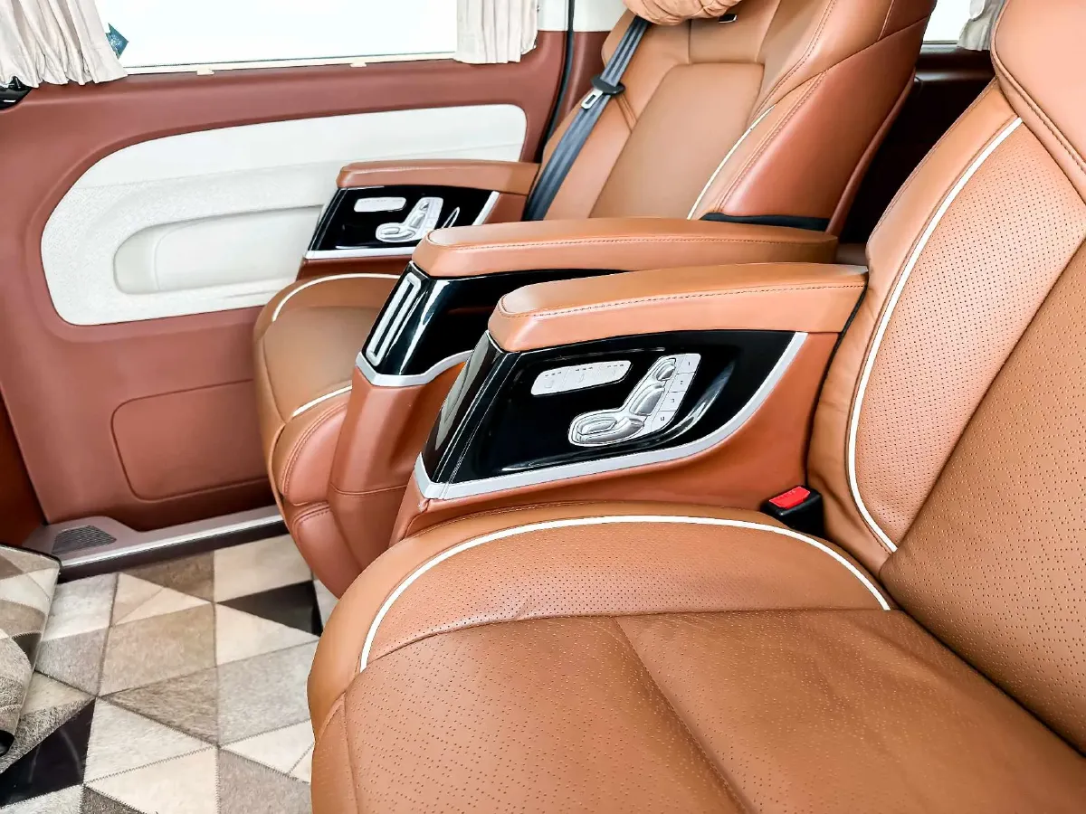 2020 Mercedes-Benz Vito 2.0T 211HP L4 9AT,autocango,china used car exporter,china ev exporter,chinese used car exporter,chinese used ev exporter