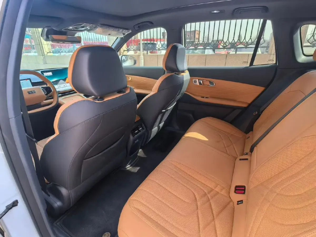2025 Geely Galaxy L7 1.5L 112HP L4 1DHT PHEV 18.4KWH,autocango,china used car exporter,china ev exporter,chinese used car exporter,chinese used ev exporter