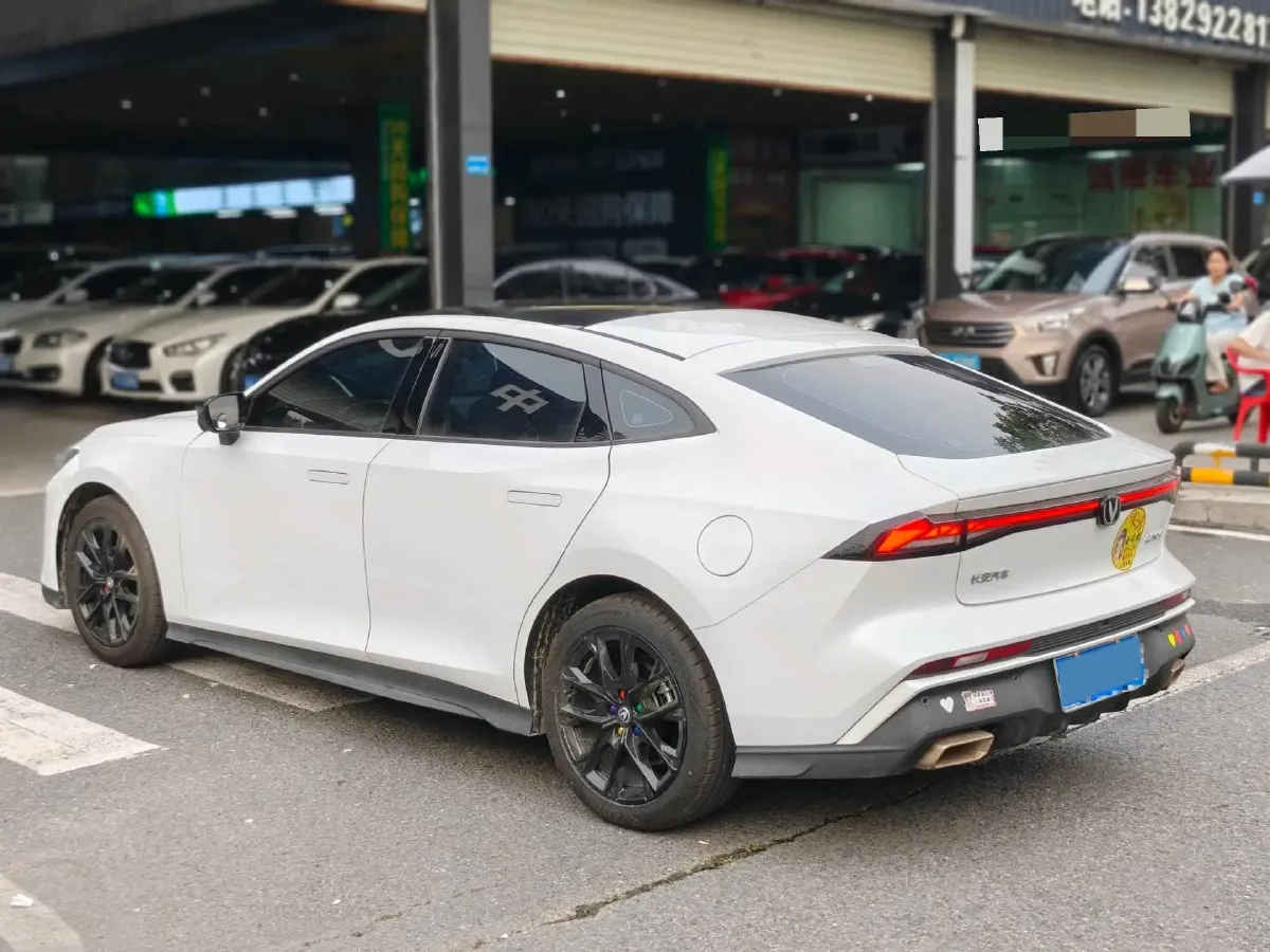 2024 ChangAn UNI-V 1.5T 188HP L4 7DCT,autocango,china used car exporter,china ev exporter,chinese used car exporter,chinese used ev exporter