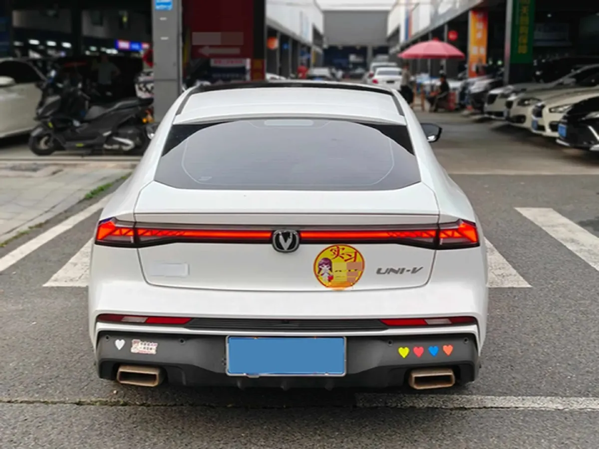 2024 ChangAn UNI-V 1.5T 188HP L4 7DCT,autocango,china used car exporter,china ev exporter,chinese used car exporter,chinese used ev exporter