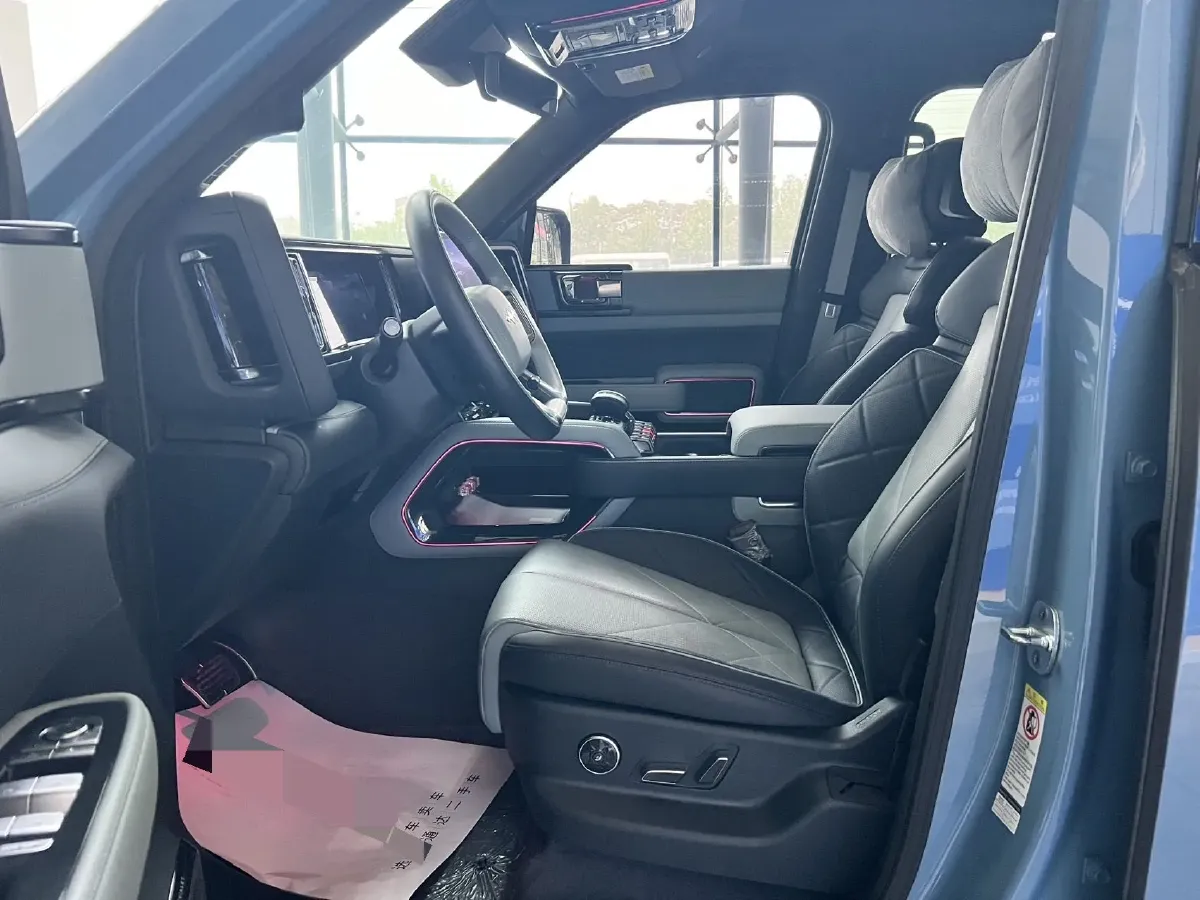2023 FangChengBao Bao 5 1.5T 194HP L4 E-CVT PHEV 31.8KWH,autocango,china used car exporter,china ev exporter,chinese used car exporter,chinese used ev exporter