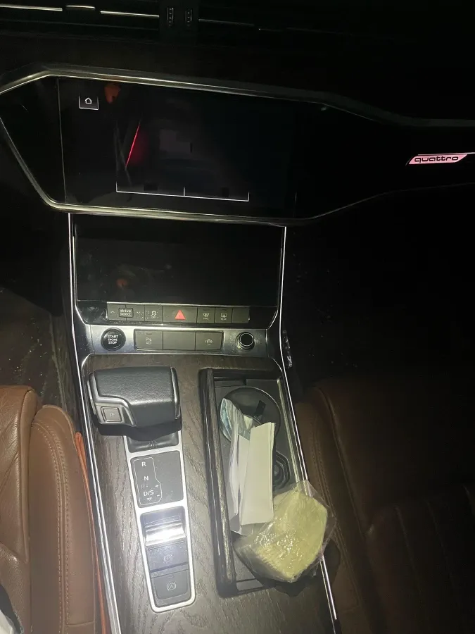 2021 Audi A6L 2.0T 224HP L4 7DCT,autocango,china used car exporter,china ev exporter,chinese used car exporter,chinese used ev exporter