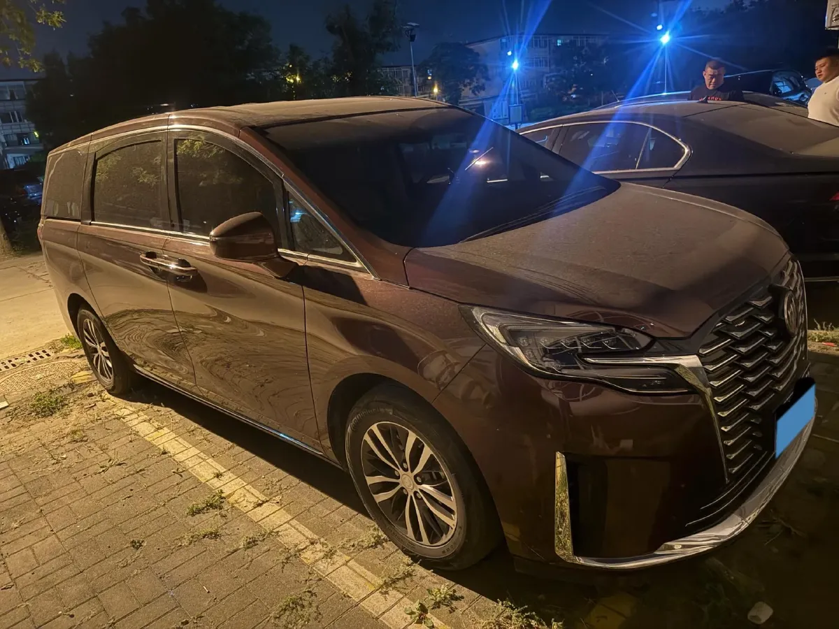 2023 Buick GL8 2.0T 237HP L4 9AT,autocango,china used car exporter,china ev exporter,chinese used car exporter,chinese used ev exporter