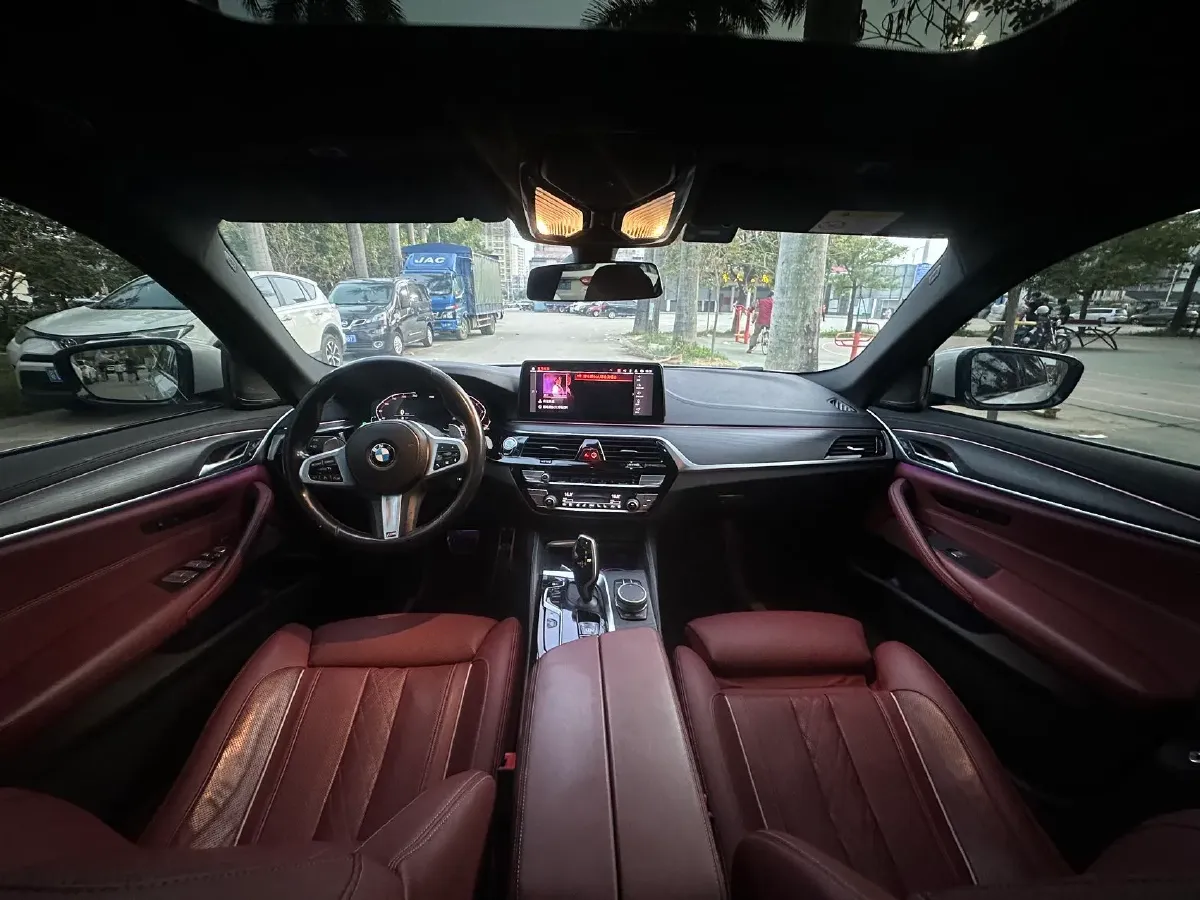 2021 BMW 5 Series 2.0T 252HP L4 8AT,autocango,china used car exporter,china ev exporter,chinese used car exporter,chinese used ev exporter