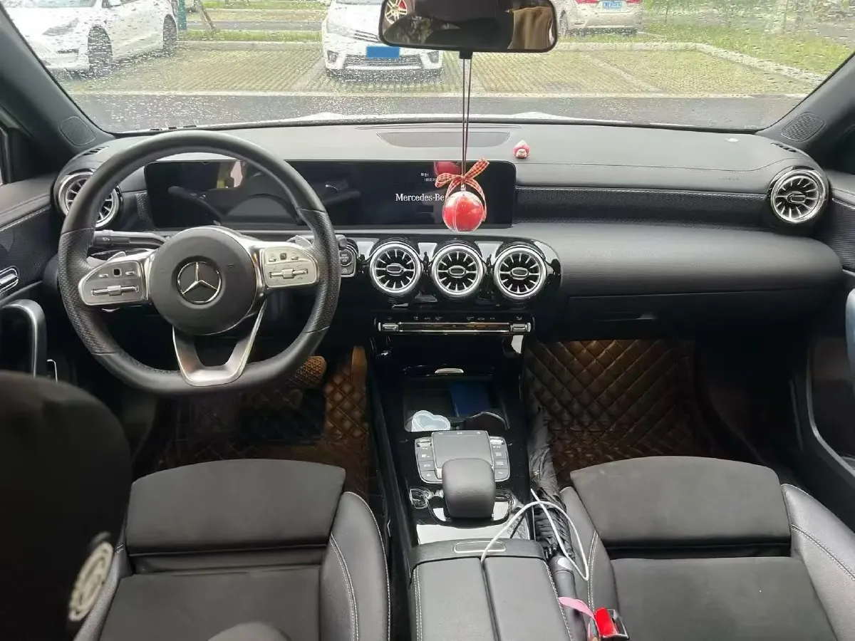 2022 Mercedes-Benz A Class 1.3T 163HP L4 7DCT,autocango,china used car exporter,china ev exporter,chinese used car exporter,chinese used ev exporter