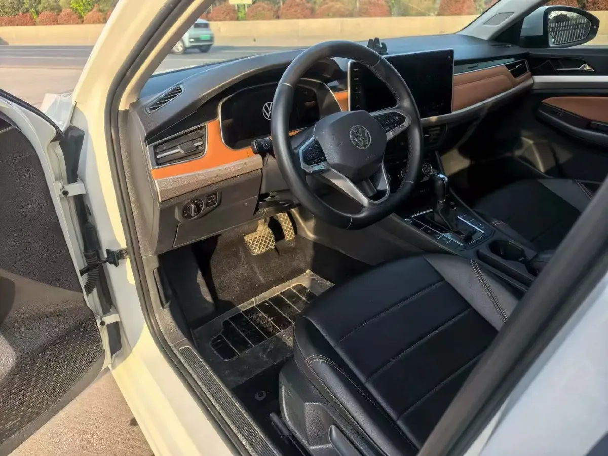 2023 Volkswagen Bora 1.2T 116HP L4 7DCT,autocango,china used car exporter,china ev exporter,chinese used car exporter,chinese used ev exporter
