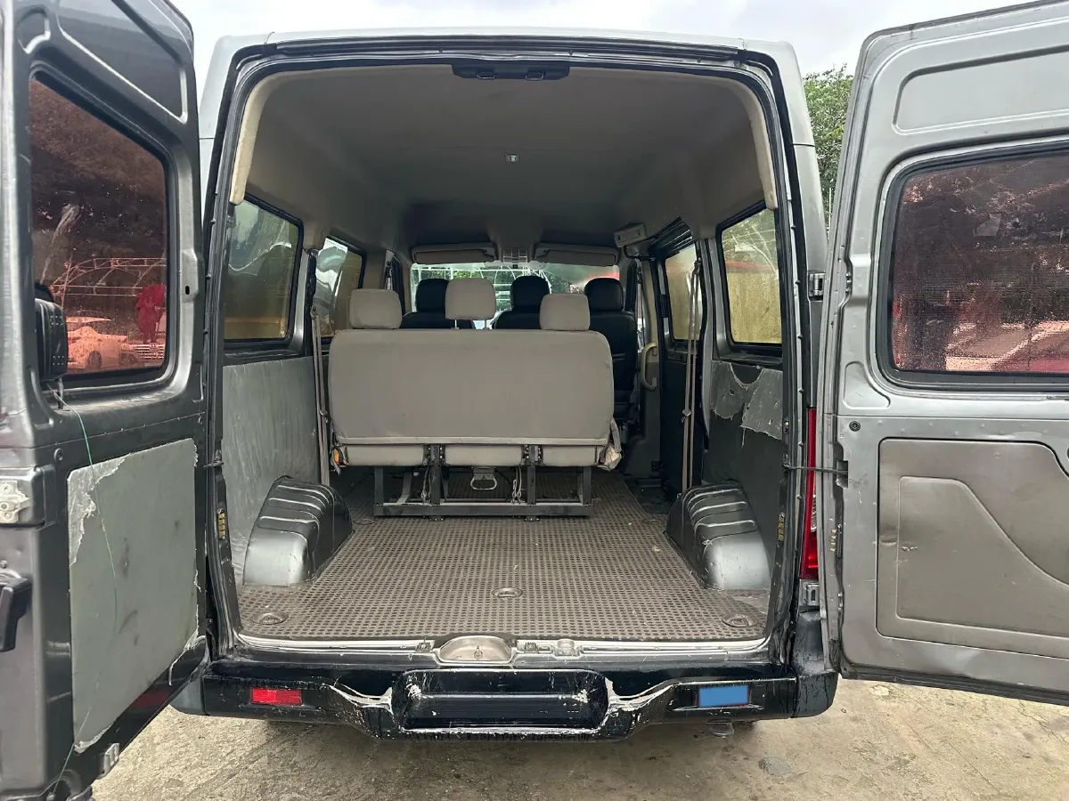 2017 MAXUS XinTu V80 2.5T 136HP L4 6MT,autocango,china used car exporter,china ev exporter,chinese used car exporter,chinese used ev exporter