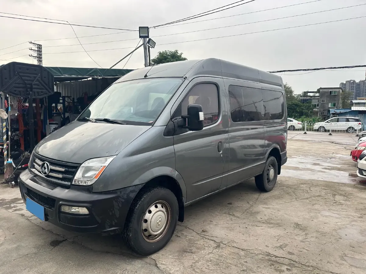 2017 MAXUS XinTu V80 2.5T 136HP L4 6MT,autocango,china used car exporter,china ev exporter,chinese used car exporter,chinese used ev exporter