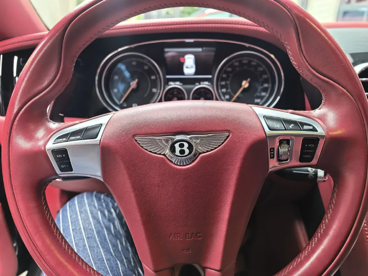 2017 Bentley Flying Spur 4.0T 528HP V8 8AT,autocango,china used car exporter,china ev exporter,chinese used car exporter,chinese used ev exporter