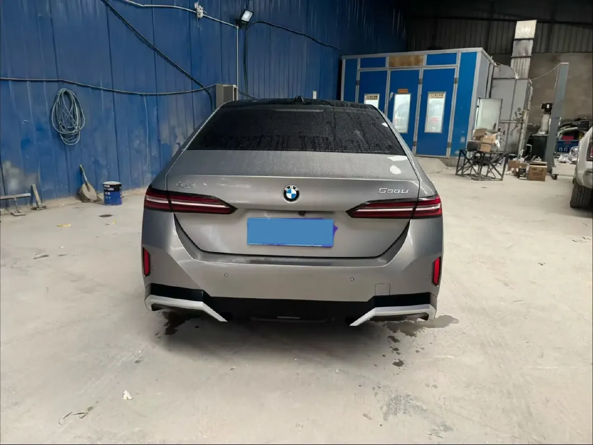 2024 BMW 5 Series 2.0T 258HP L4 8AT,autocango,china used car exporter,china ev exporter,chinese used car exporter,chinese used ev exporter