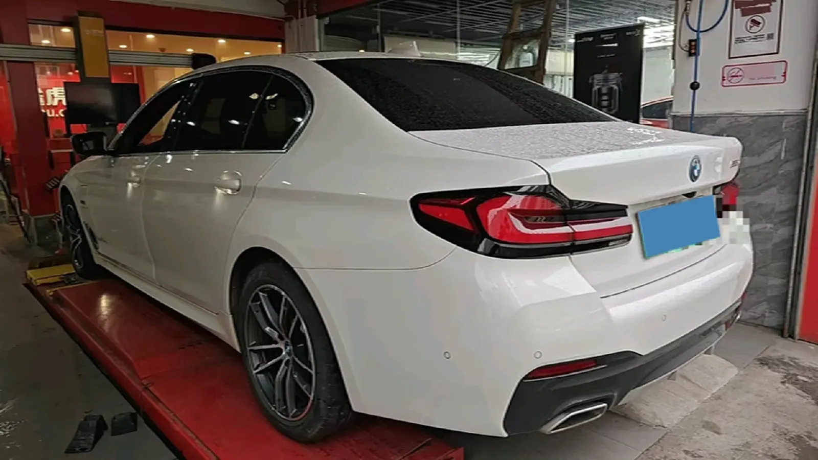 2022 BMW 5 Series 2.0T 184HP L4 8AT PHEV 17.7KWH,autocango,china used car exporter,china ev exporter,chinese used car exporter,chinese used ev exporter