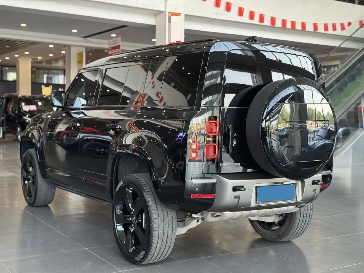 2025 Land Rover Defender 3.0T 400HP L6 8AT,autocango,china used car exporter,china ev exporter,chinese used car exporter,chinese used ev exporter
