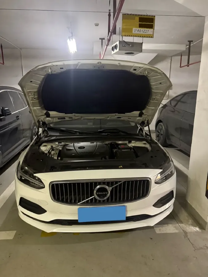2018 Volvo S90 2.0T 190HP L4 8AT,autocango,china used car exporter,china ev exporter,chinese used car exporter,chinese used ev exporter