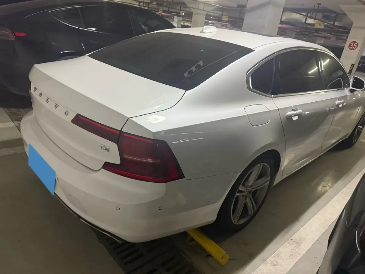2018 Volvo S90 2.0T 190HP L4 8AT,autocango,china used car exporter,china ev exporter,chinese used car exporter,chinese used ev exporter