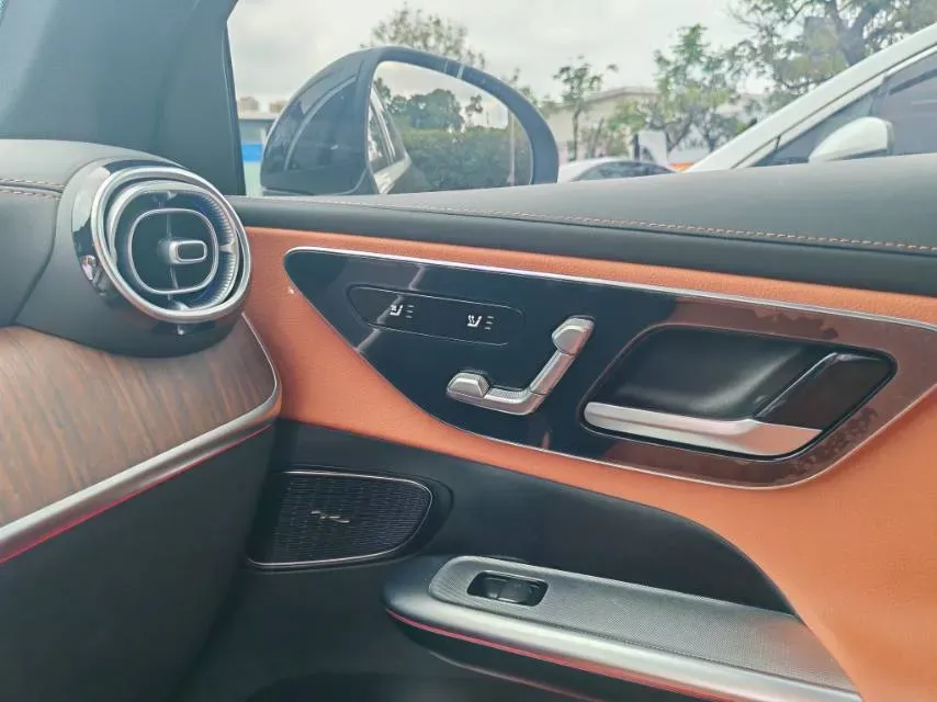 2025 Mercedes-Benz GLC Class 2.0T 258HP L4 9AT,autocango,china used car exporter,china ev exporter,chinese used car exporter,chinese used ev exporter