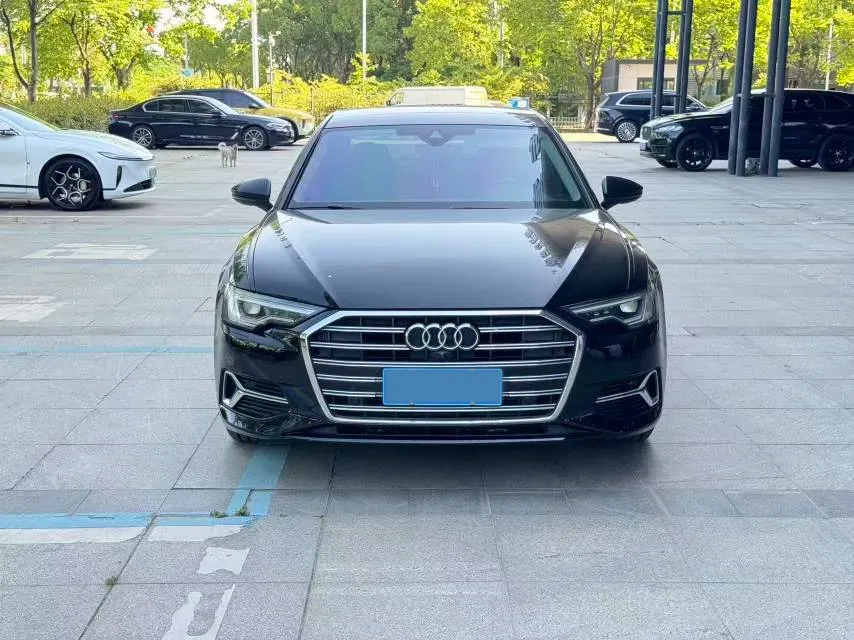 2023 Audi A6L 2.0T 245HP L4 7DCT,autocango,china used car exporter,china ev exporter,chinese used car exporter,chinese used ev exporter
