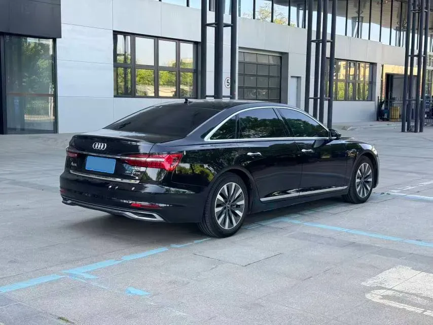 2023 Audi A6L 2.0T 245HP L4 7DCT,autocango,china used car exporter,china ev exporter,chinese used car exporter,chinese used ev exporter