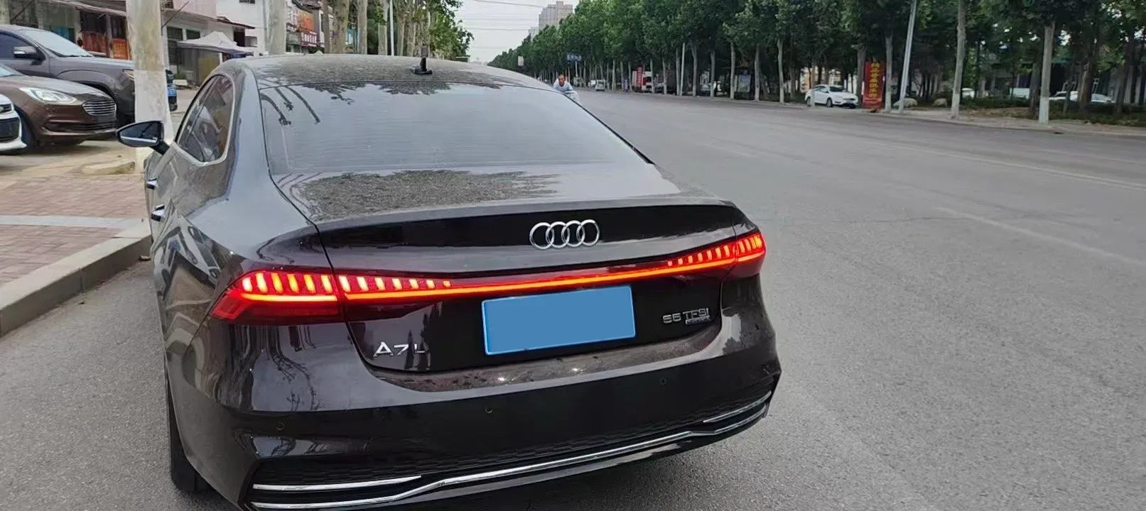 2024 Audi A7L 2.0T 245HP L4 7DCT,autocango,china used car exporter,china ev exporter,chinese used car exporter,chinese used ev exporter