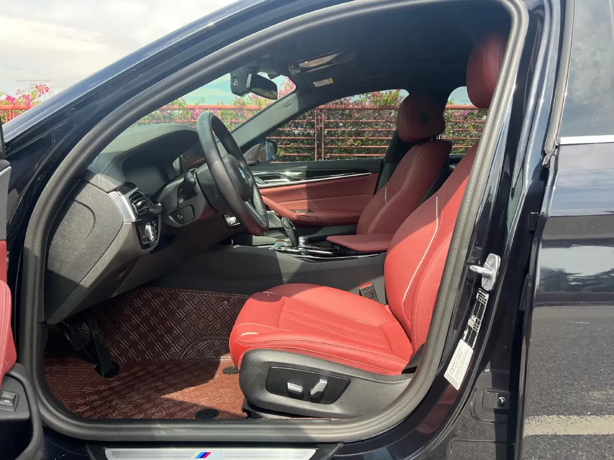 2022 BMW 5 Series 2.0T 184HP L4 8AT,autocango,china used car exporter,china ev exporter,chinese used car exporter,chinese used ev exporter
