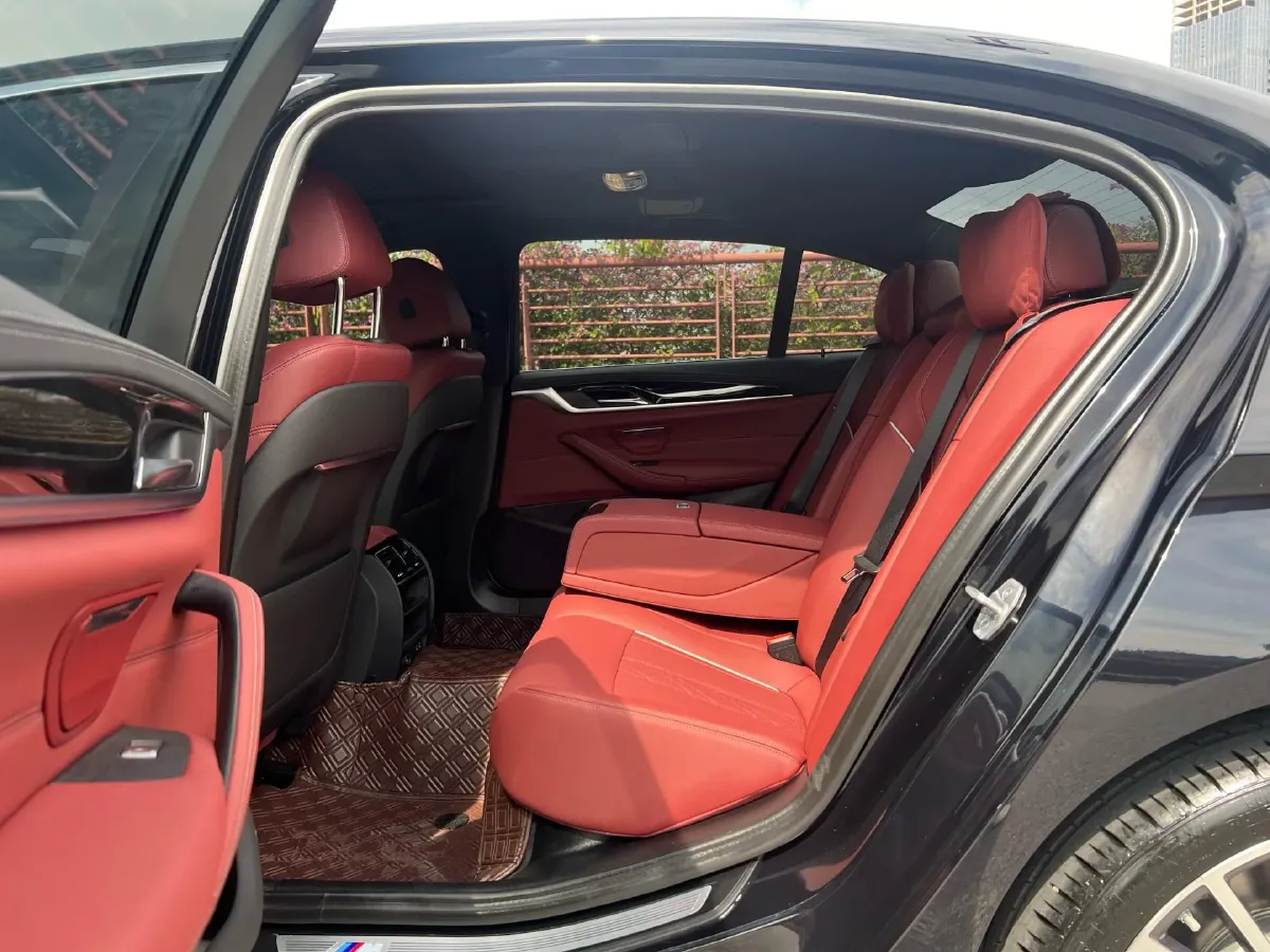 2022 BMW 5 Series 2.0T 184HP L4 8AT,autocango,china used car exporter,china ev exporter,chinese used car exporter,chinese used ev exporter