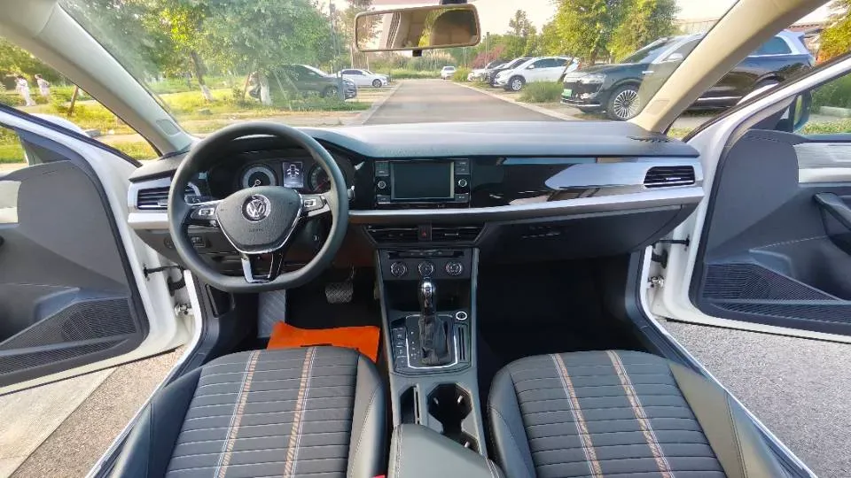 2018 Skoda Karoq 1.4T 150HP L4 7DCT,autocango,china used car exporter,china ev exporter,chinese used car exporter,chinese used ev exporter