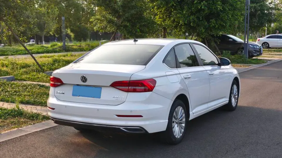 2018 Skoda Karoq 1.4T 150HP L4 7DCT,autocango,china used car exporter,china ev exporter,chinese used car exporter,chinese used ev exporter