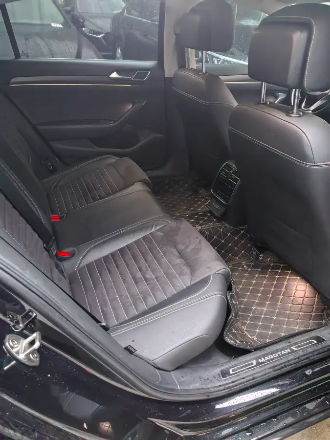 2020 Volkswagen Magotan 2.0T 186HP L4 7DCT,autocango,china used car exporter,china ev exporter,chinese used car exporter,chinese used ev exporter