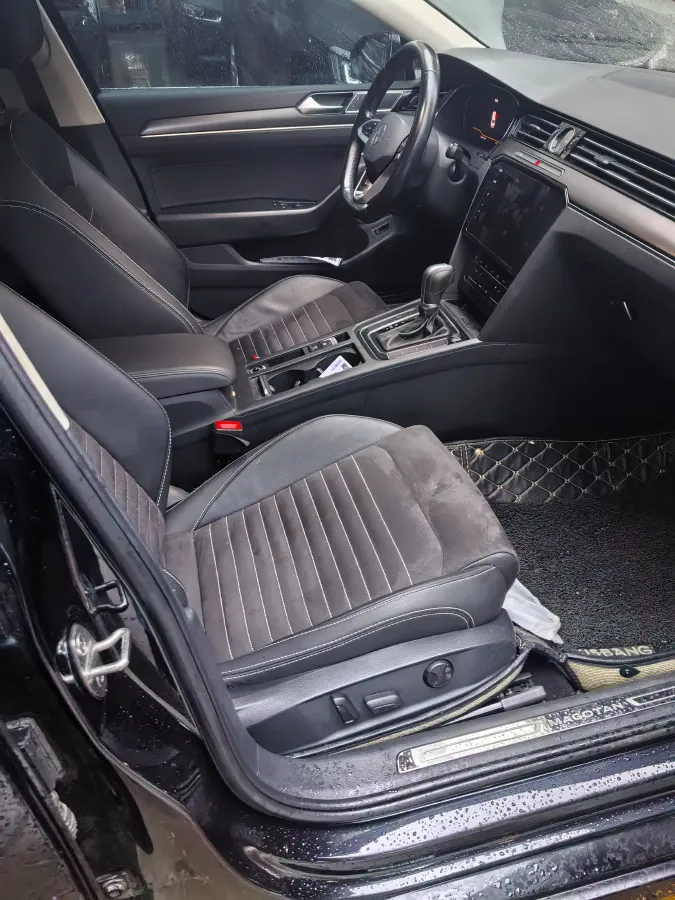 2020 Volkswagen Magotan 2.0T 186HP L4 7DCT,autocango,china used car exporter,china ev exporter,chinese used car exporter,chinese used ev exporter