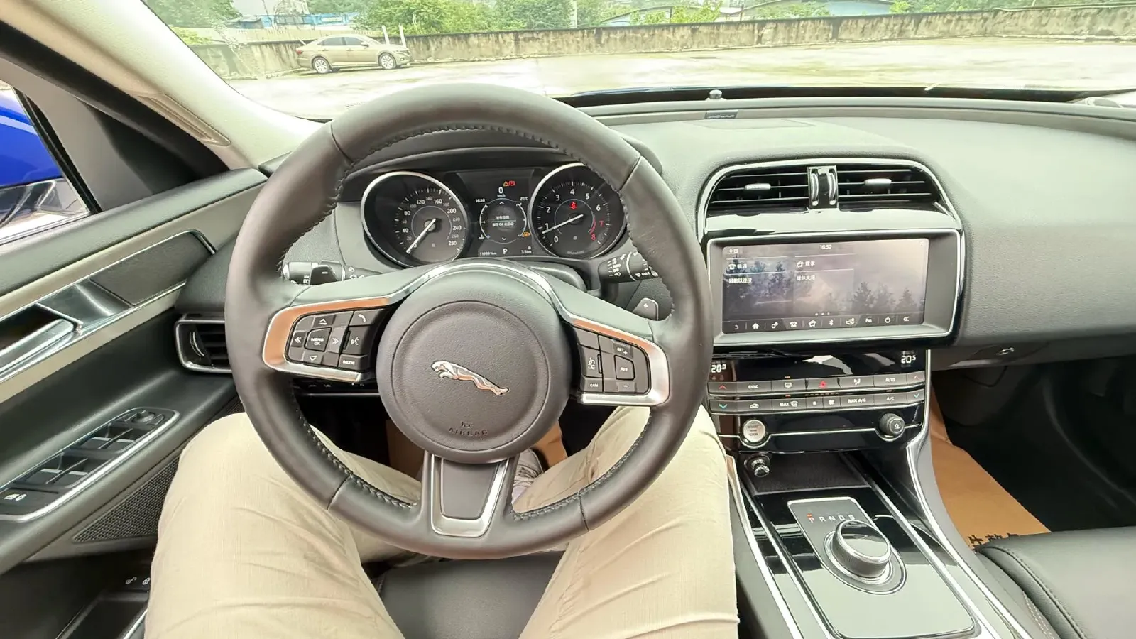 2019 Jeep Cherokee 2.0T 265HP L4 9AT,autocango,china used car exporter,china ev exporter,chinese used car exporter,chinese used ev exporter