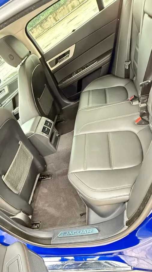 2019 Jeep Cherokee 2.0T 265HP L4 9AT,autocango,china used car exporter,china ev exporter,chinese used car exporter,chinese used ev exporter
