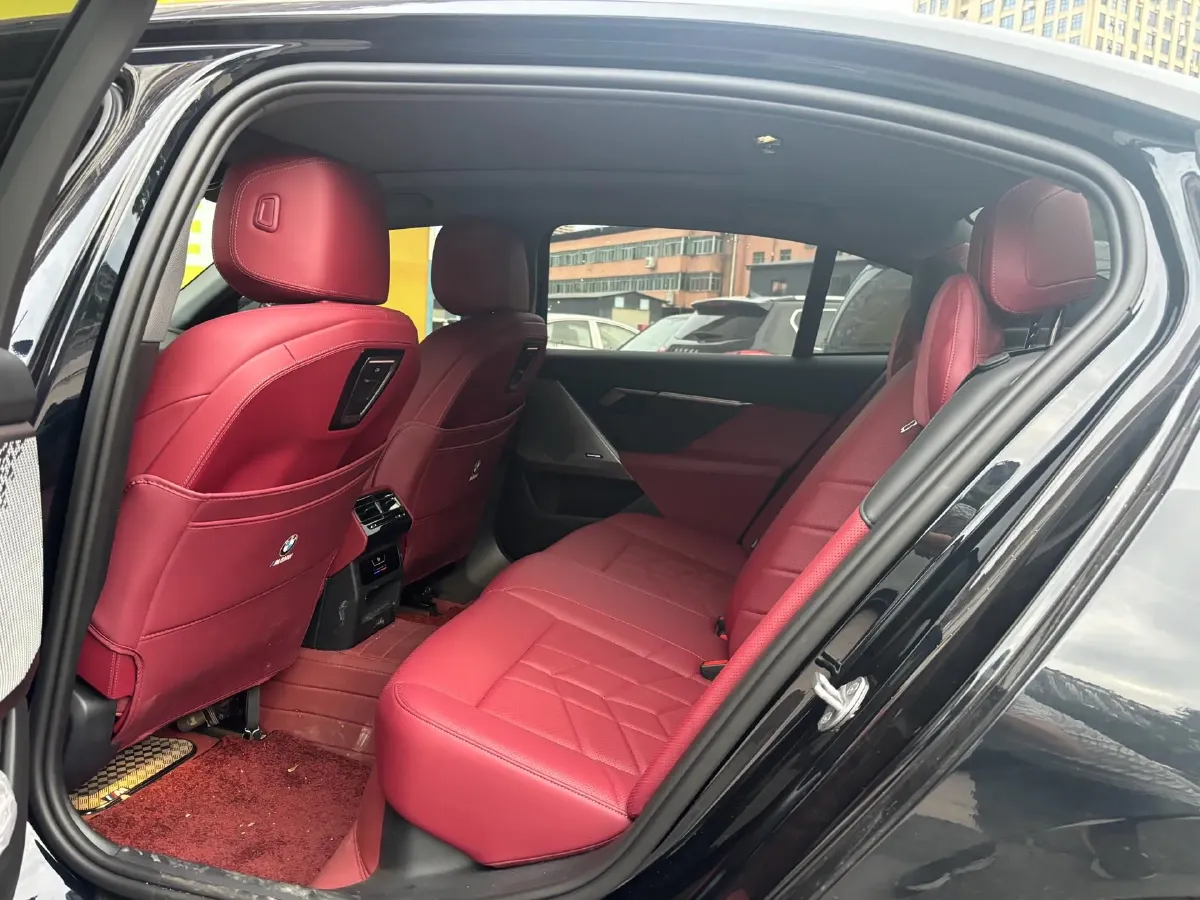 2025 BMW 5 Series 2.0T 258HP L4 8AT,autocango,china used car exporter,china ev exporter,chinese used car exporter,chinese used ev exporter