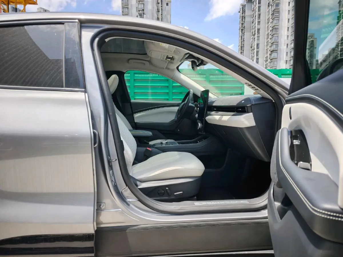 2021 Buick EnvisionPlus 2.0T 237HP L4 9AT,autocango,china used car exporter,china ev exporter,chinese used car exporter,chinese used ev exporter