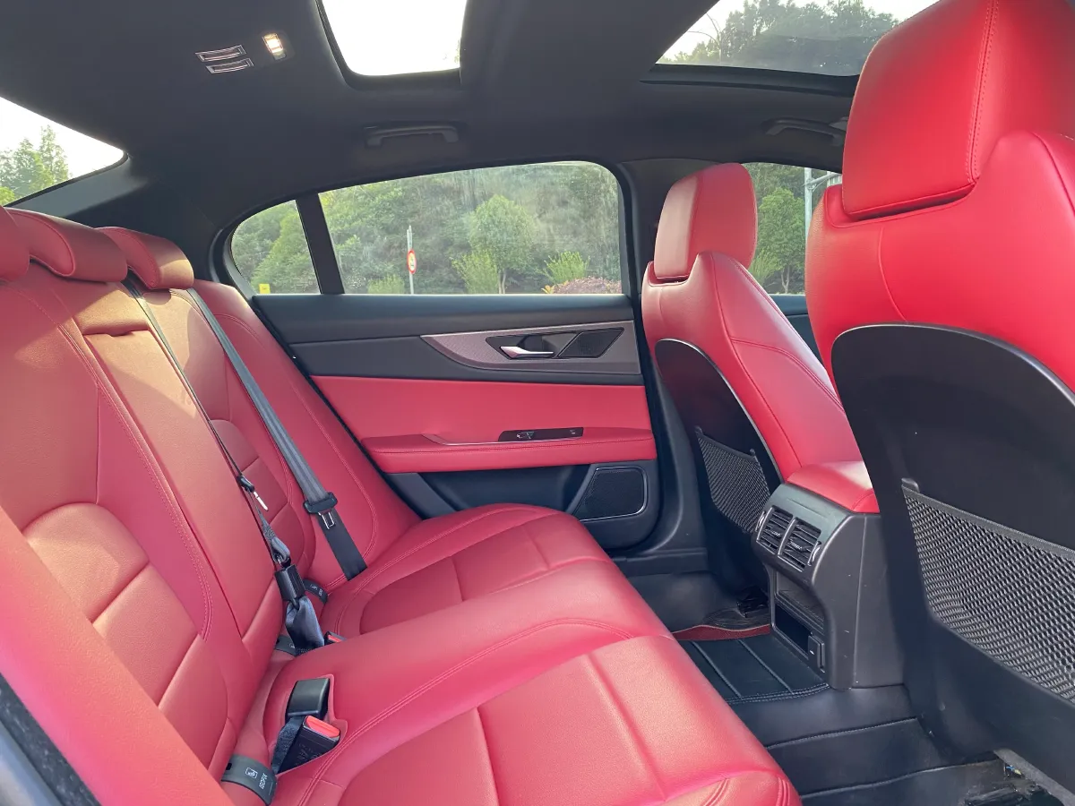 2022 Jaguar XEL 2.0T 250HP L4 8AT,autocango,china used car exporter,china ev exporter,chinese used car exporter,chinese used ev exporter