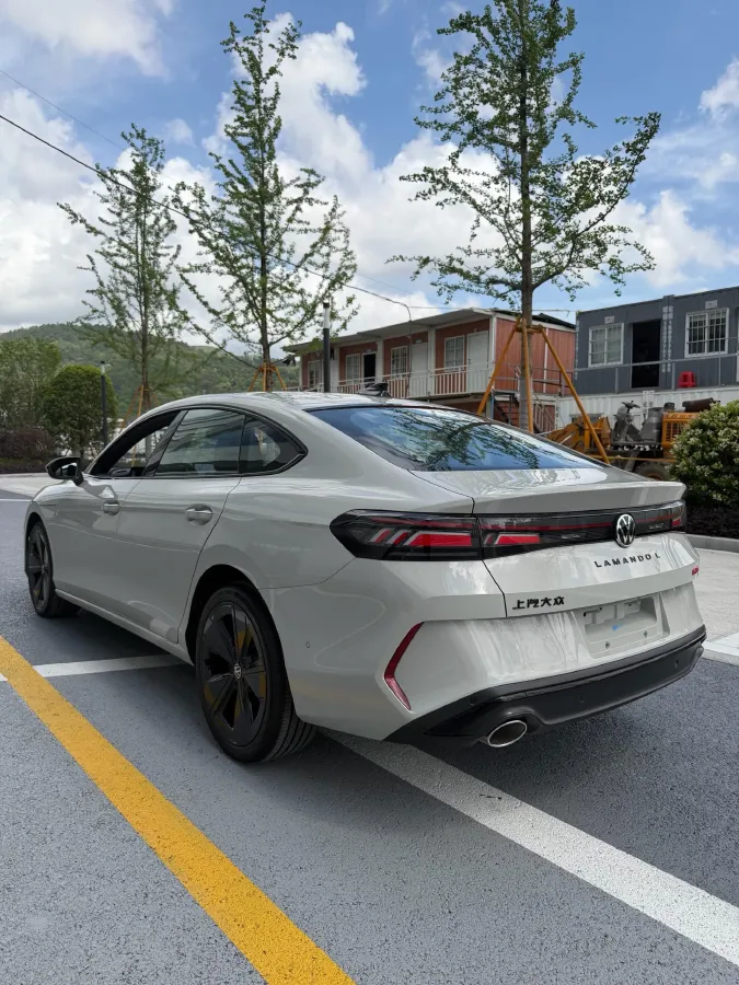 2026 Volkswagen Lamando 2.0T 220HP L4 7DCT,autocango,china used car exporter,china ev exporter,chinese used car exporter,chinese used ev exporter