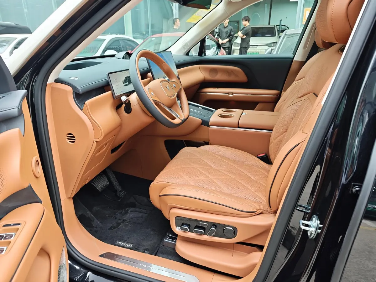 2026 Voyah TaiShan 1.5T 150HP L4 PHEV,autocango,china used car exporter,china ev exporter,chinese used car exporter,chinese used ev exporter