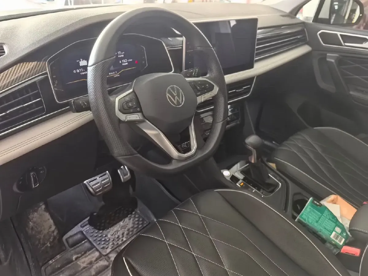 2024 Volkswagen Tiguan L 2.0T 186HP L4 7DCT,autocango,china used car exporter,china ev exporter,chinese used car exporter,chinese used ev exporter