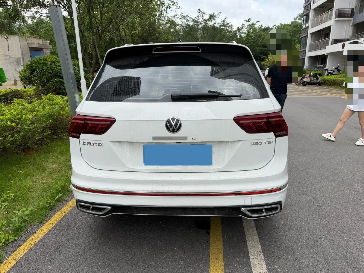 2024 Volkswagen Tiguan L 2.0T 186HP L4 7DCT,autocango,china used car exporter,china ev exporter,chinese used car exporter,chinese used ev exporter