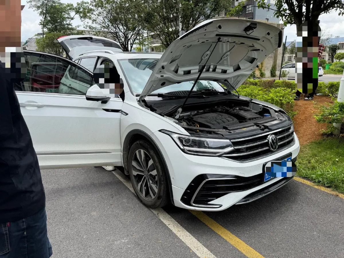 2024 Volkswagen Tiguan L 2.0T 186HP L4 7DCT,autocango,china used car exporter,china ev exporter,chinese used car exporter,chinese used ev exporter