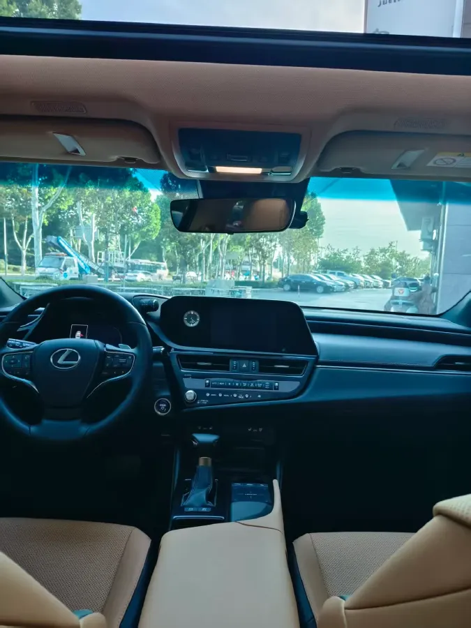 2022 Lexus ES 2.5L 178HP L4 E-CVT Hybrid,autocango,china used car exporter,china ev exporter,chinese used car exporter,chinese used ev exporter