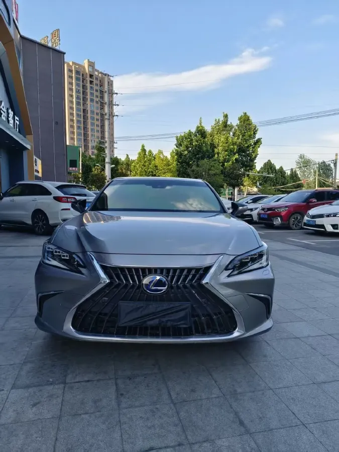 2022 Lexus ES 2.5L 178HP L4 E-CVT Hybrid,autocango,china used car exporter,china ev exporter,chinese used car exporter,chinese used ev exporter