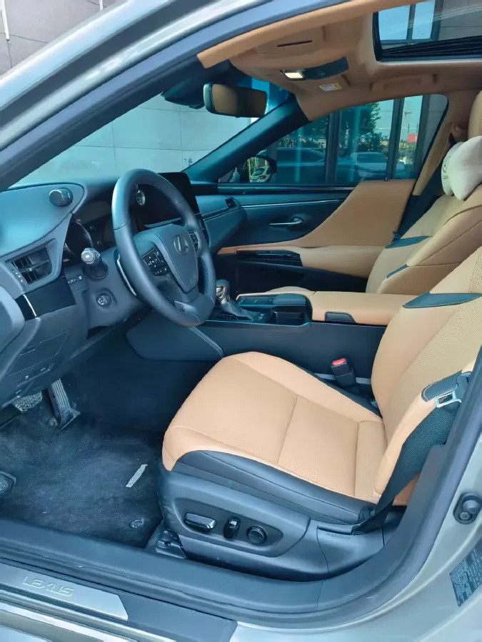 2022 Lexus ES 2.5L 178HP L4 E-CVT Hybrid,autocango,china used car exporter,china ev exporter,chinese used car exporter,chinese used ev exporter