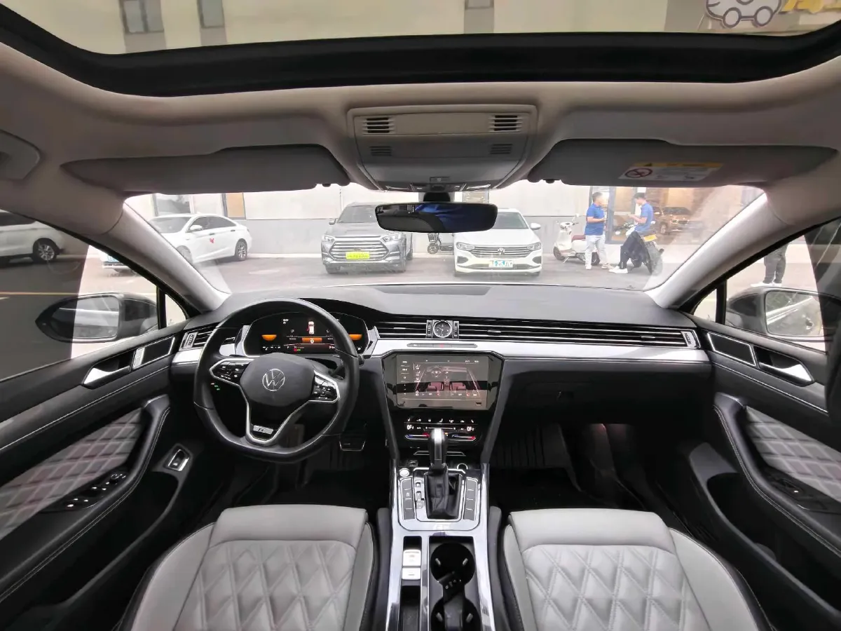 2023 Volkswagen Magotan 2.0T 186HP L4 7DCT,autocango,china used car exporter,china ev exporter,chinese used car exporter,chinese used ev exporter