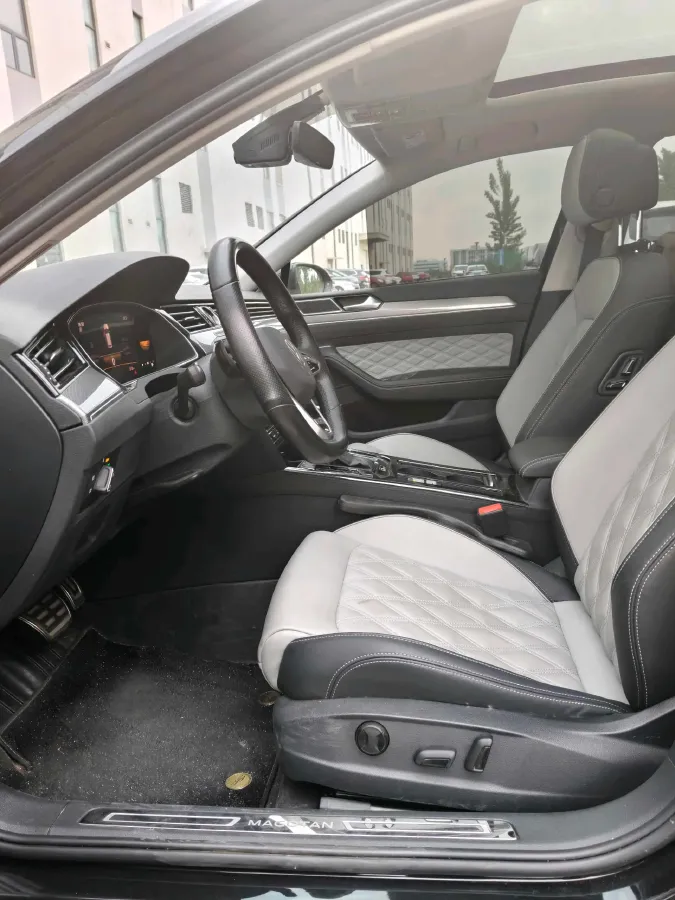 2023 Volkswagen Magotan 2.0T 186HP L4 7DCT,autocango,china used car exporter,china ev exporter,chinese used car exporter,chinese used ev exporter